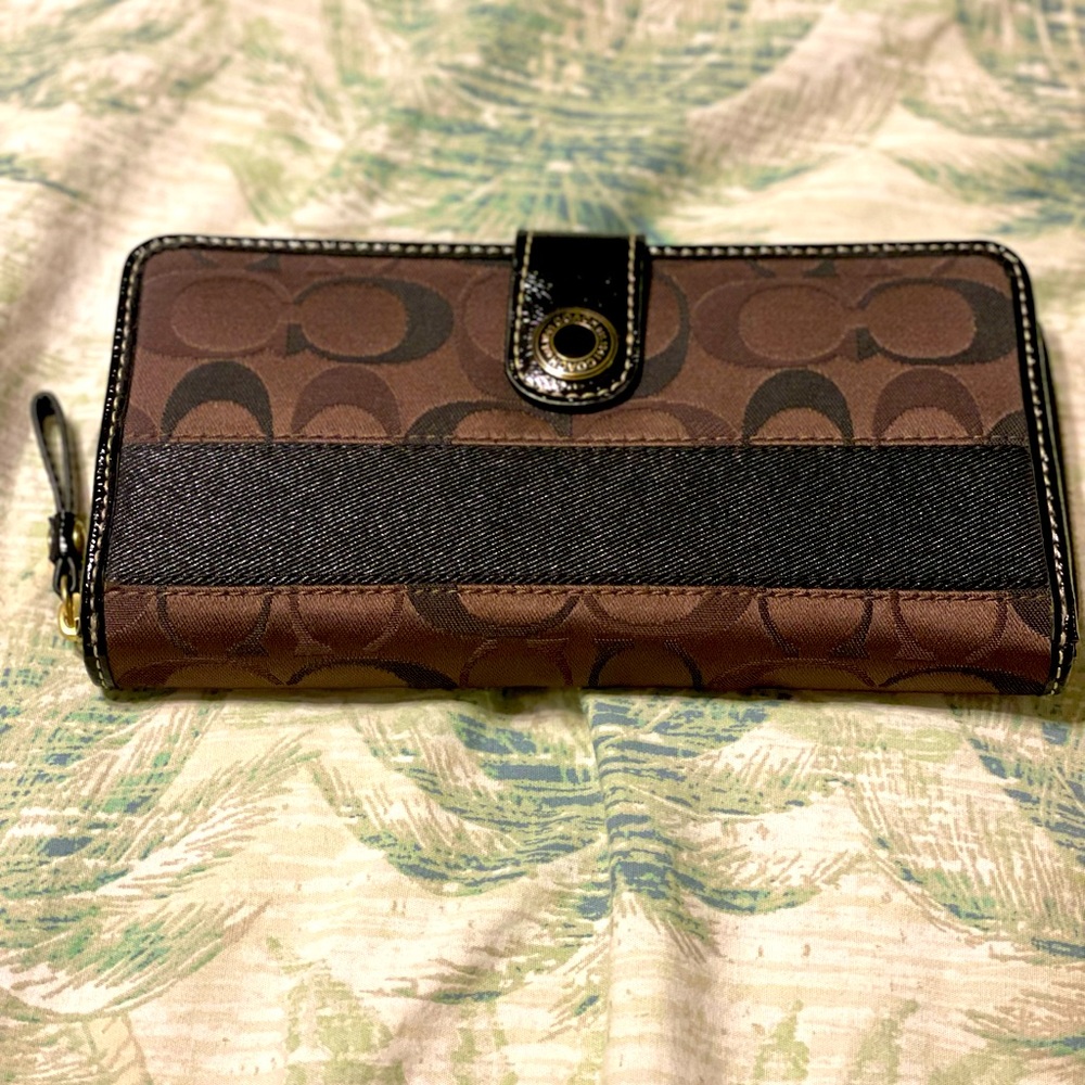 Brown coach leather wallet